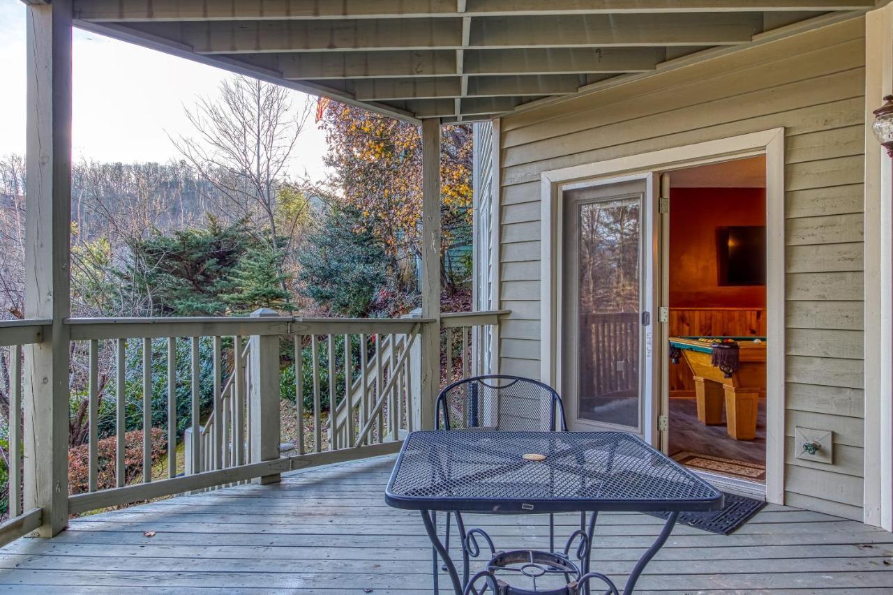 3 Decks, Mtn Views! Tree Tops By Honeybearcabins - Luxury Rain Showers, 3 King Suites, Xl Hottub, Fireplace, Bear Sightings Gatlinburg Exterior foto