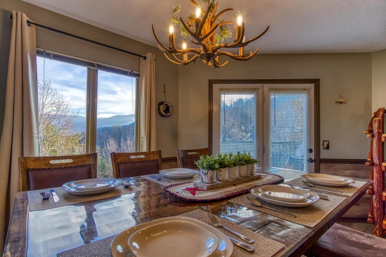 3 Decks, Mtn Views! Tree Tops By Honeybearcabins - Luxury Rain Showers, 3 King Suites, Xl Hottub, Fireplace, Bear Sightings Gatlinburg Exterior foto