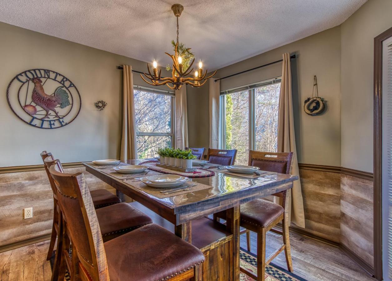 3 Decks, Mtn Views! Tree Tops By Honeybearcabins - Luxury Rain Showers, 3 King Suites, Xl Hottub, Fireplace, Bear Sightings Gatlinburg Exterior foto